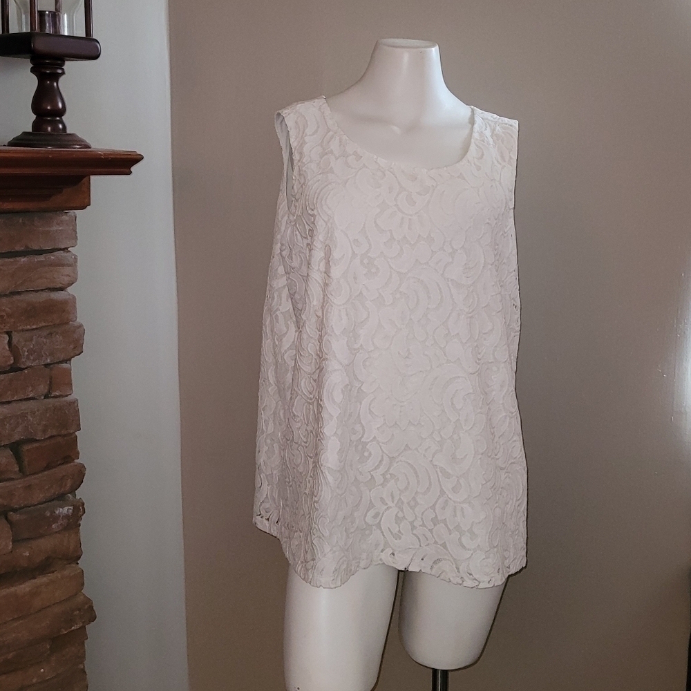 Charter Club Woman 0x zips in back lacy